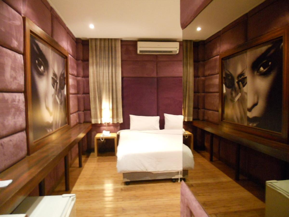 Strand Inn Hotel Bangkok Exterior foto