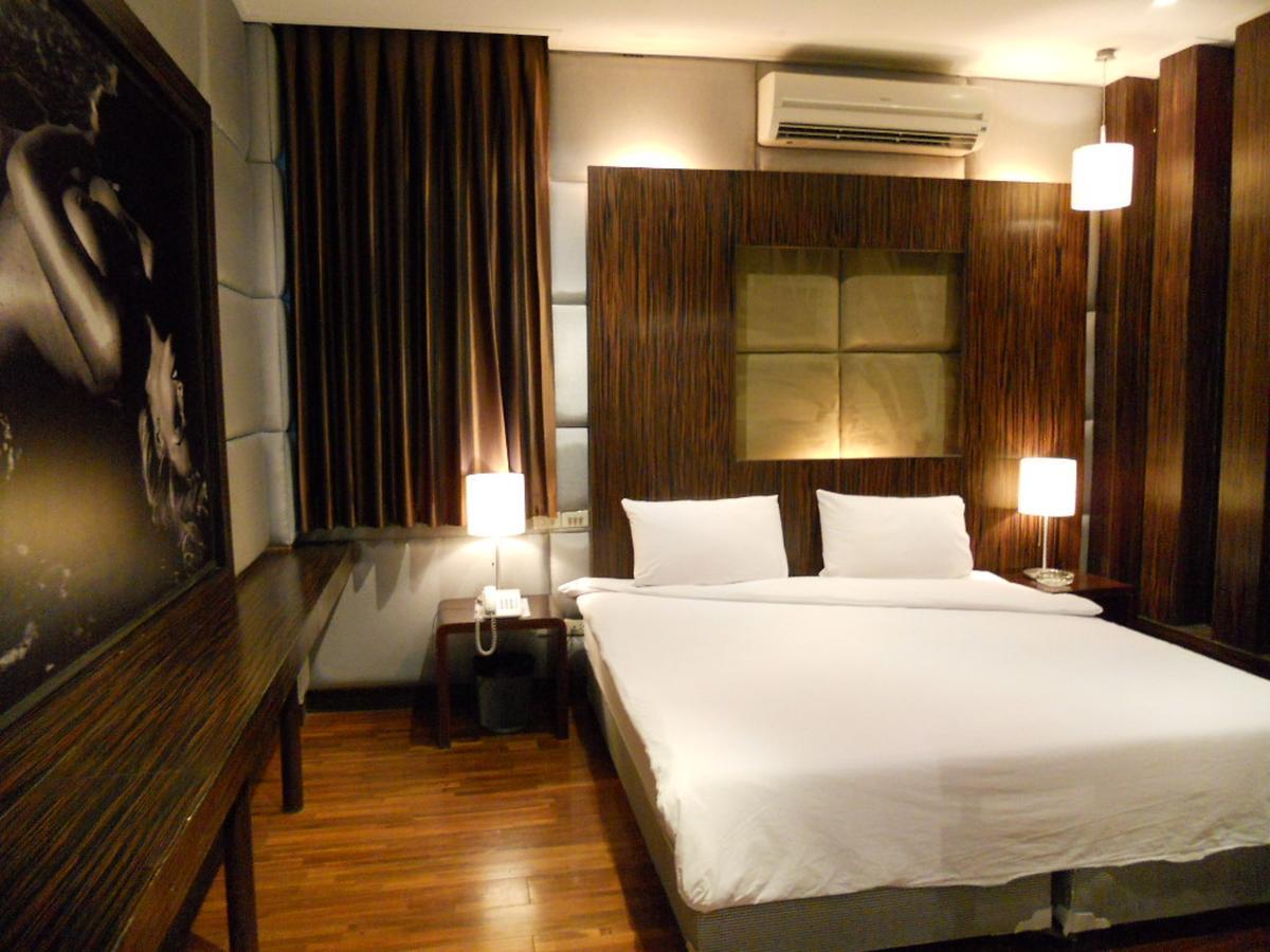 Strand Inn Hotel Bangkok Zimmer foto